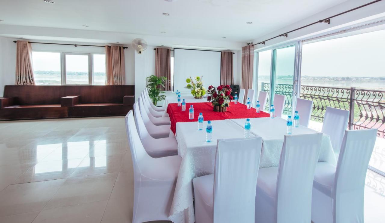 V Hotel Vientiane Eksteriør bilde