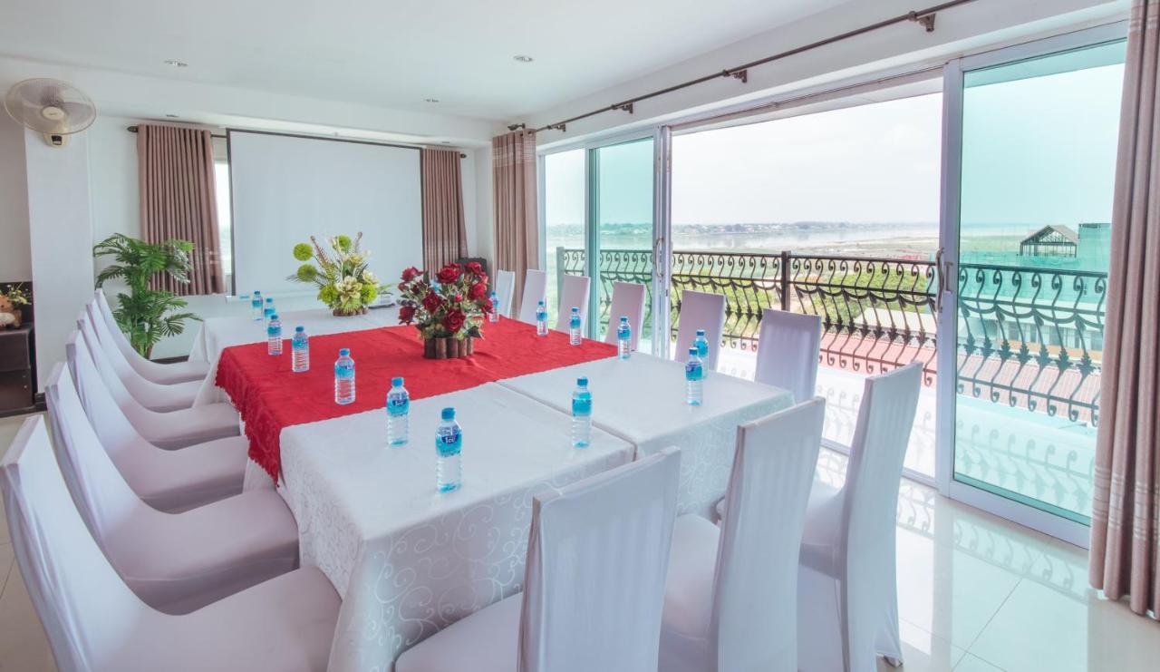 V Hotel Vientiane Eksteriør bilde