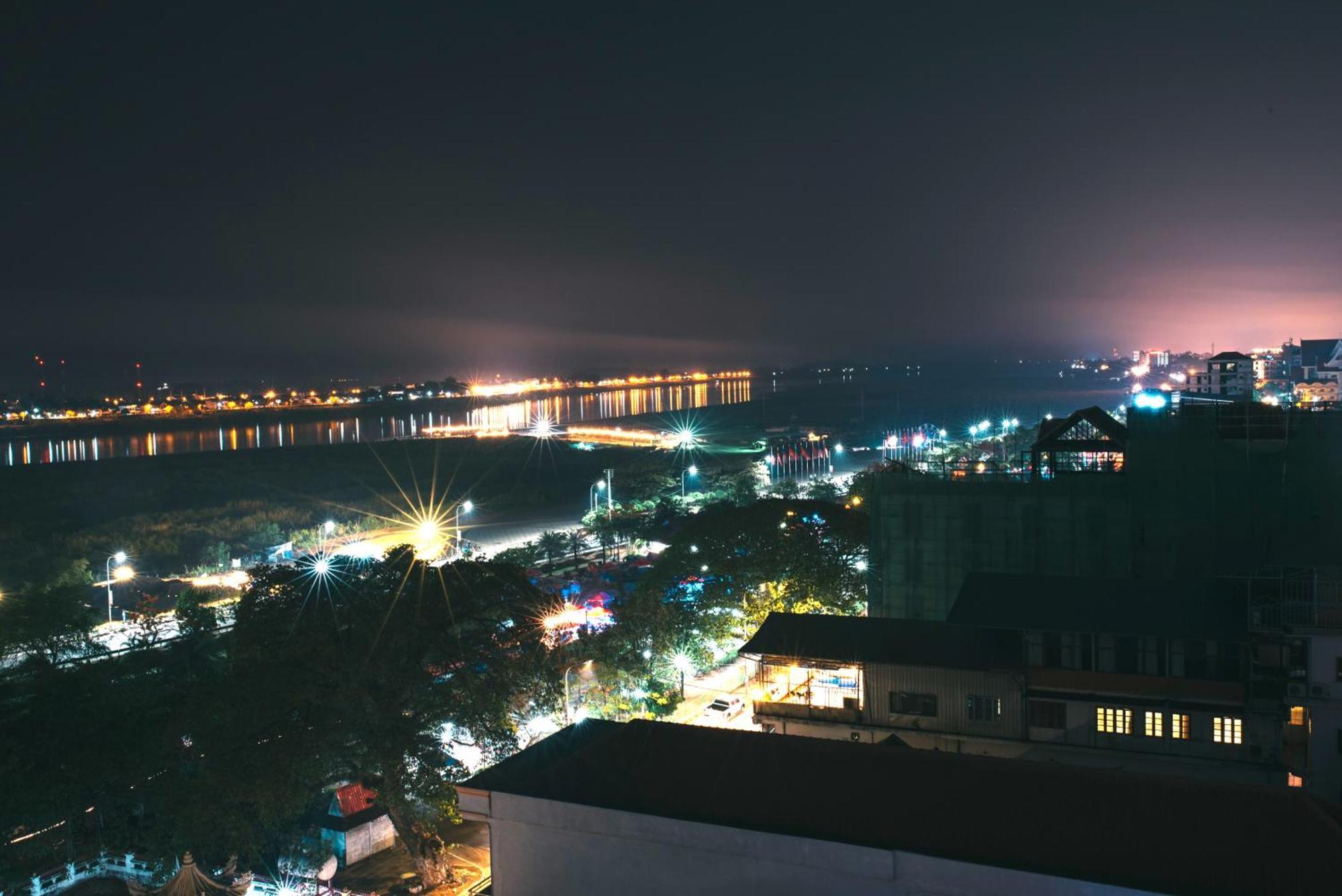 V Hotel Vientiane Eksteriør bilde